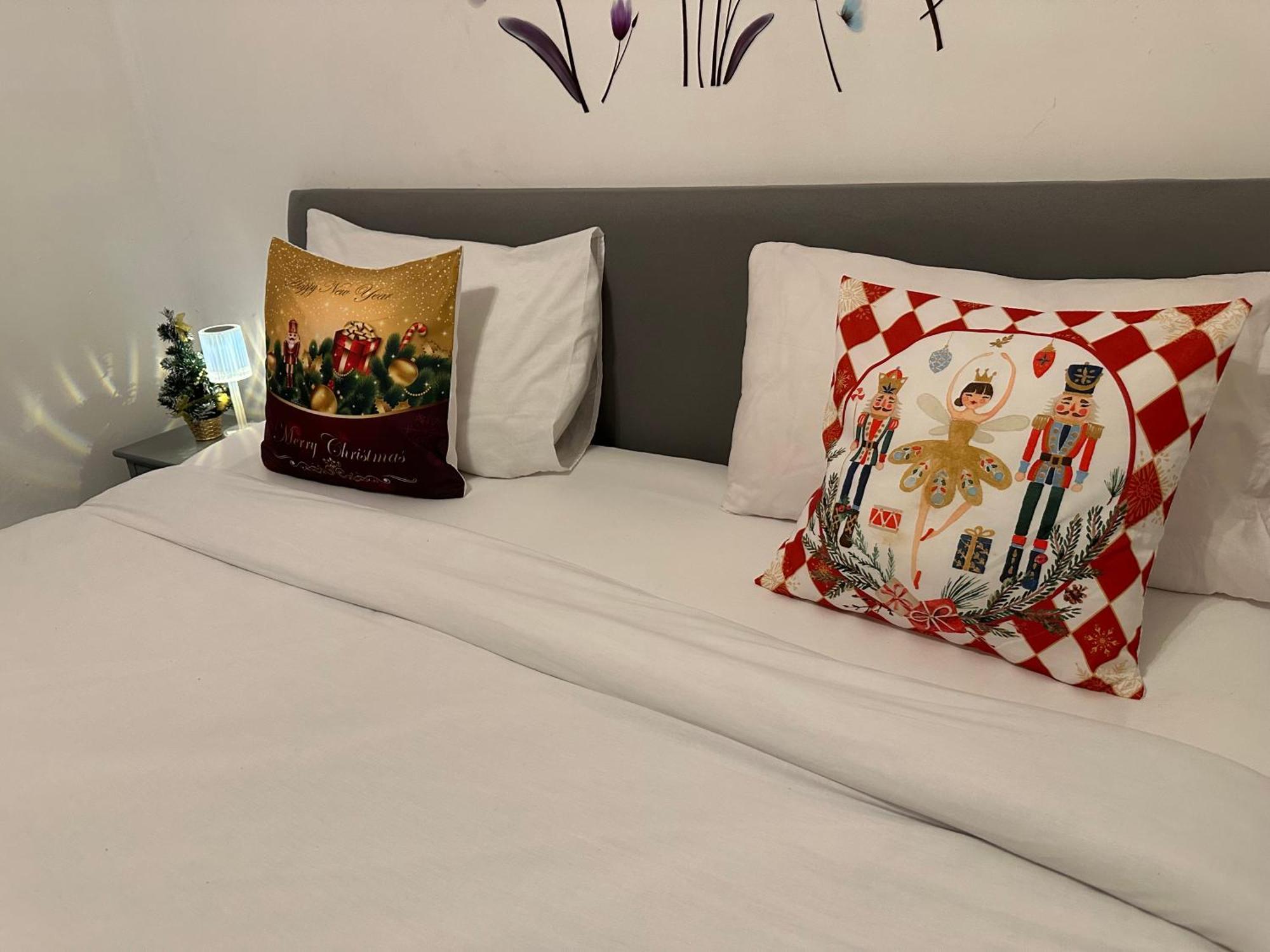 London 2 Bed 2 Bath Apartment Holiday Home - Free Parking - 3Min Walk To The Train Station - 19Min To London Liverpool Street 5Min To Victoria Line 1Gb Broadband Super Fast Internet Ground Floor 100S Of Shops Restaurants Bakeries 24-Hour Asda Superst Exteriör bild