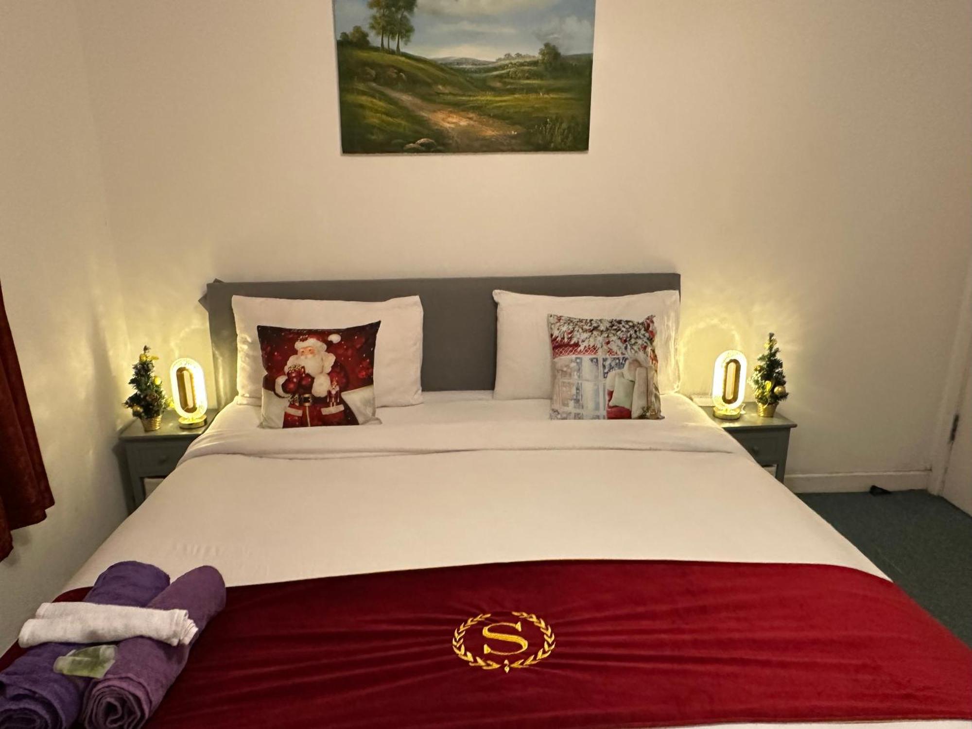 London 2 Bed 2 Bath Apartment Holiday Home - Free Parking - 3Min Walk To The Train Station - 19Min To London Liverpool Street 5Min To Victoria Line 1Gb Broadband Super Fast Internet Ground Floor 100S Of Shops Restaurants Bakeries 24-Hour Asda Superst Exteriör bild