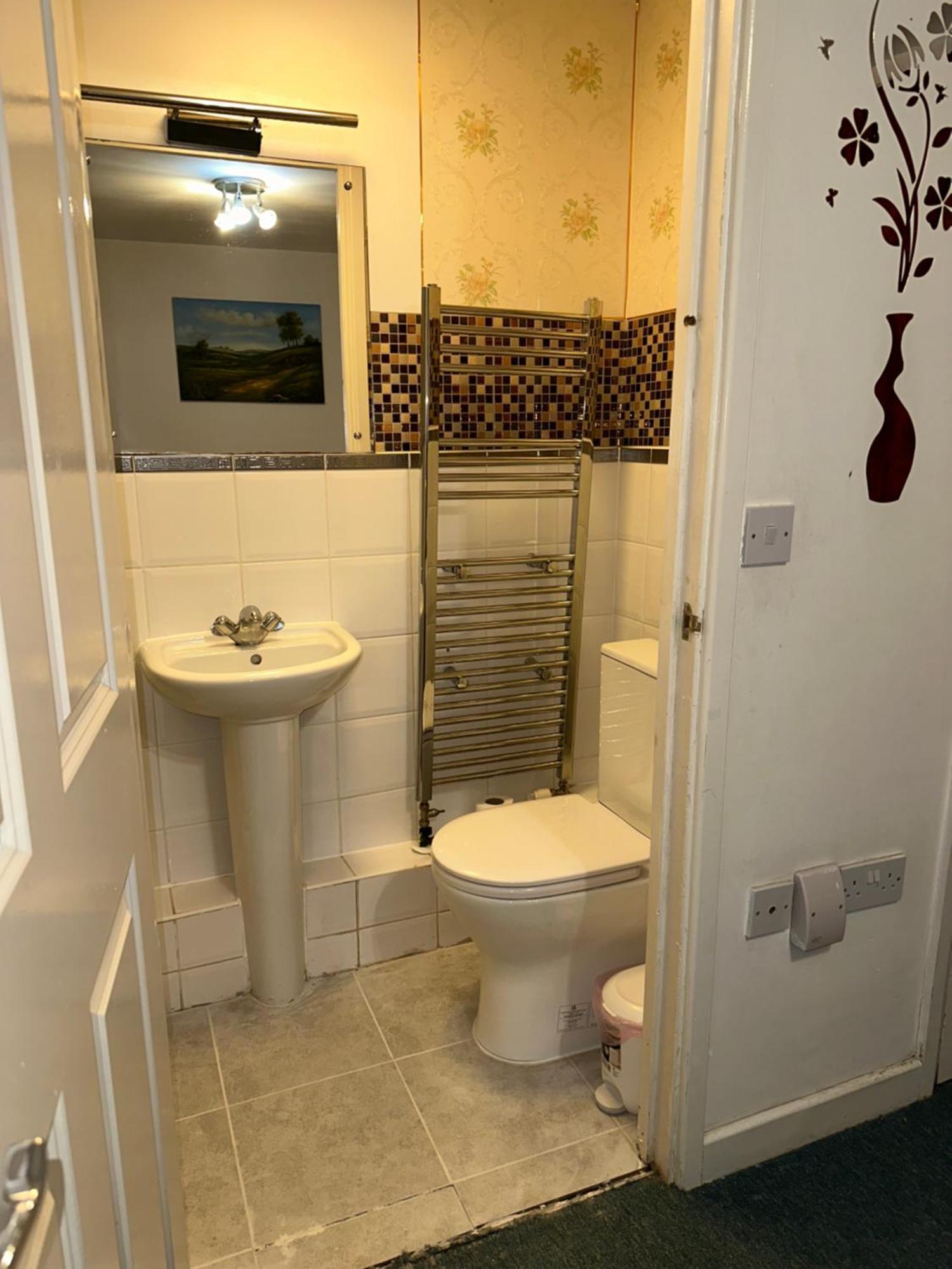 London 2 Bed 2 Bath Apartment Holiday Home - Free Parking - 3Min Walk To The Train Station - 19Min To London Liverpool Street 5Min To Victoria Line 1Gb Broadband Super Fast Internet Ground Floor 100S Of Shops Restaurants Bakeries 24-Hour Asda Superst Exteriör bild